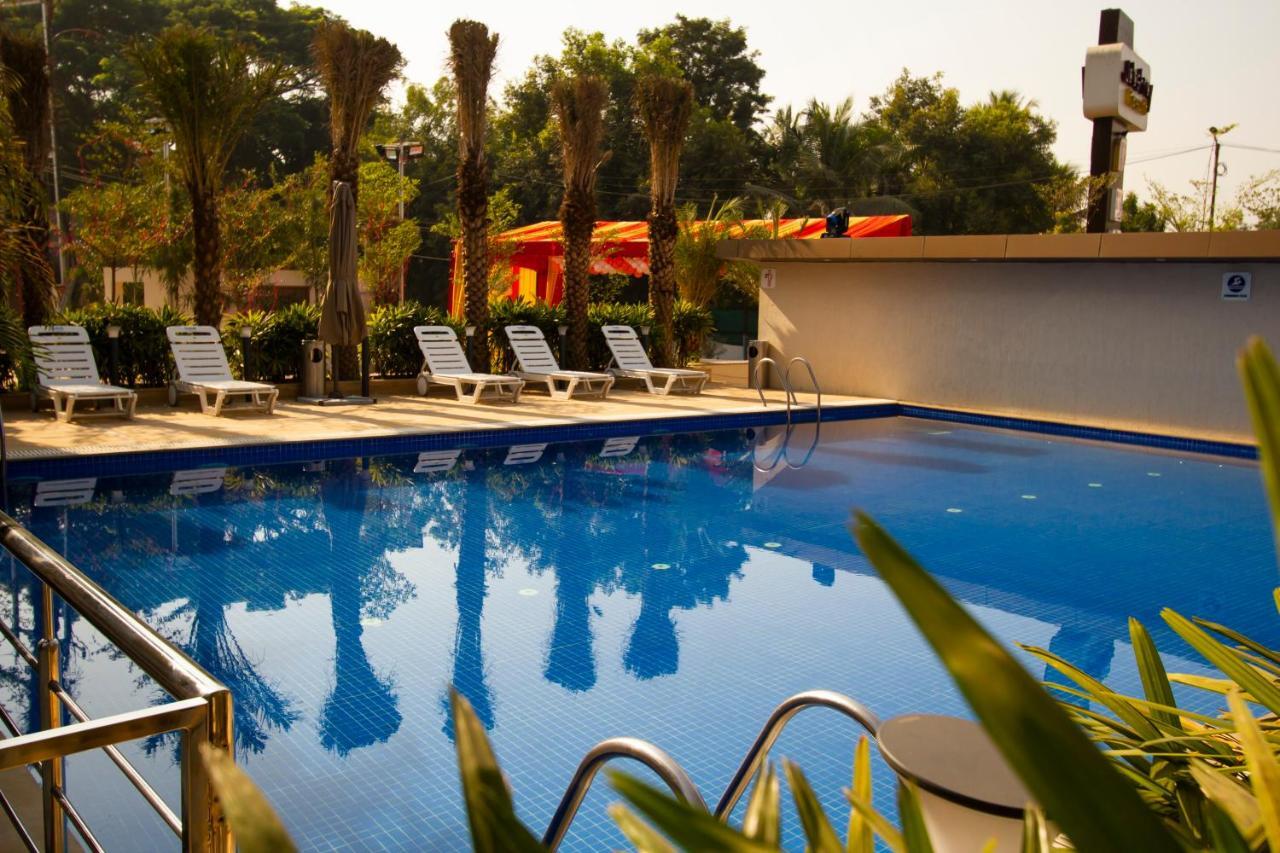 Jalashray Resort Nadiād Exterior foto