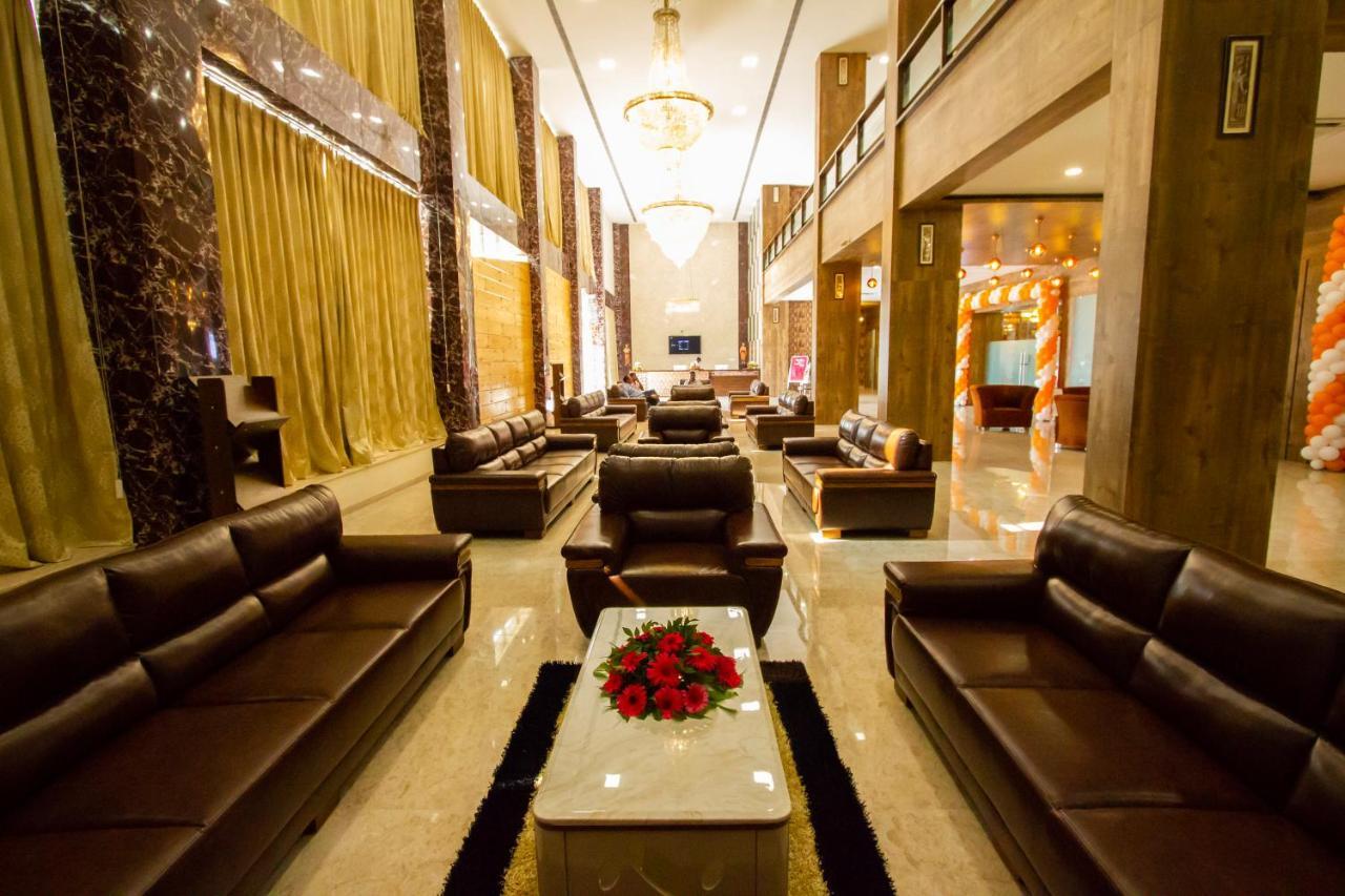 Jalashray Resort Nadiād Exterior foto